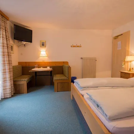 Hotel Alpenland 3*